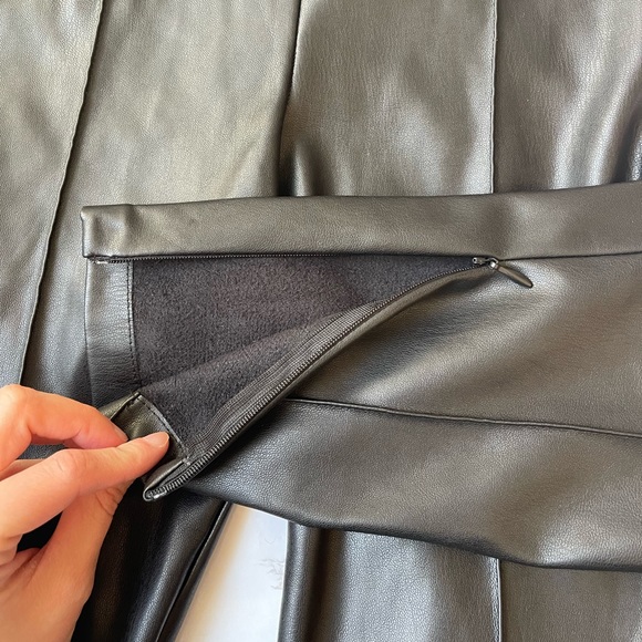 Zara Black Faux Leather High Waisted Skinny Pants Leggings Zip Hem Blogger XS - Picture 8 of 9